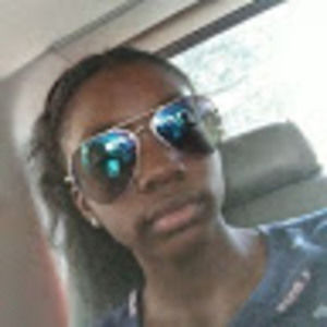 Meet your Posher, Lia